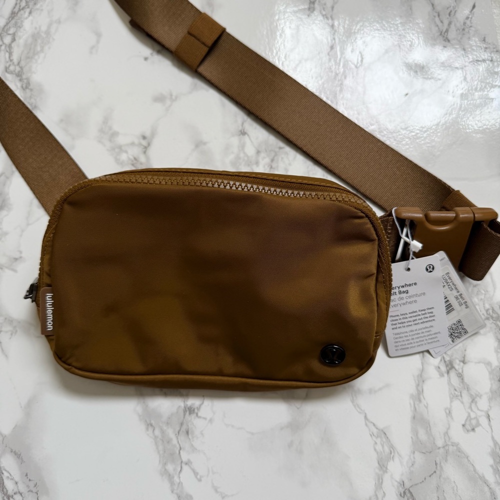 Lululemon Everywhere Belt Bag